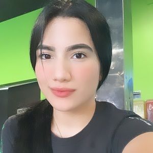 Meet your Posher, Claudia